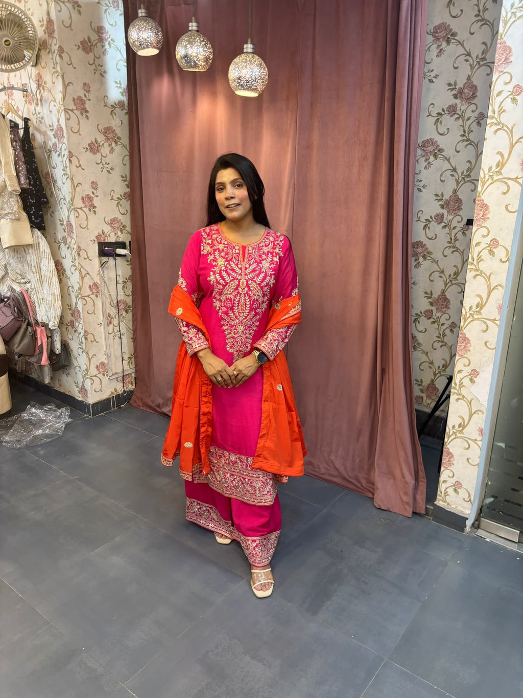 ROYAL FESTIVE SUIT